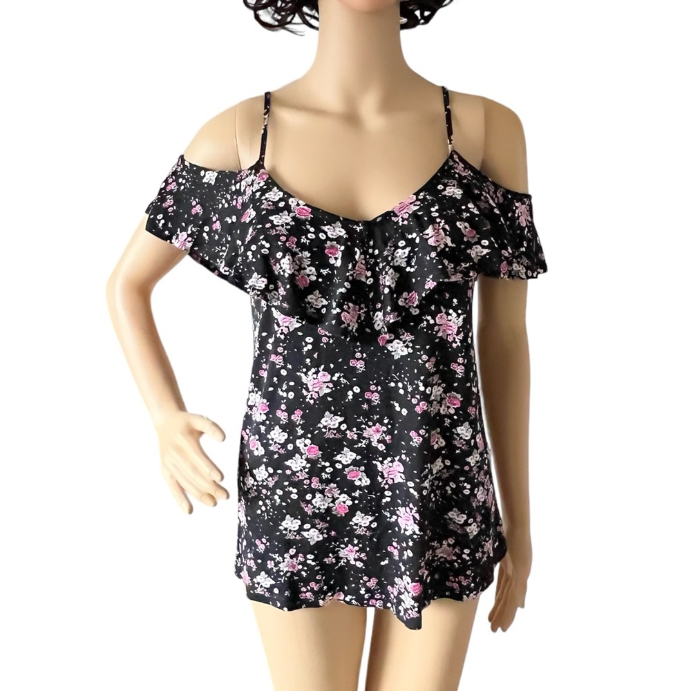 Black floral ruffle cold shoulder top. Size XS
